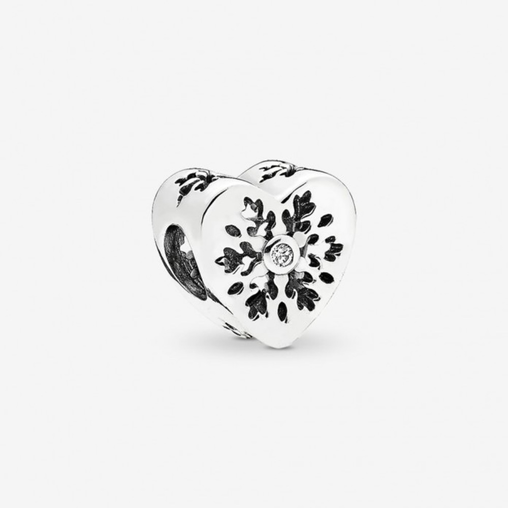 NWT RETIRED PANDORA STERLING SILVER SNOWFLAKE HEART 796359CZ
